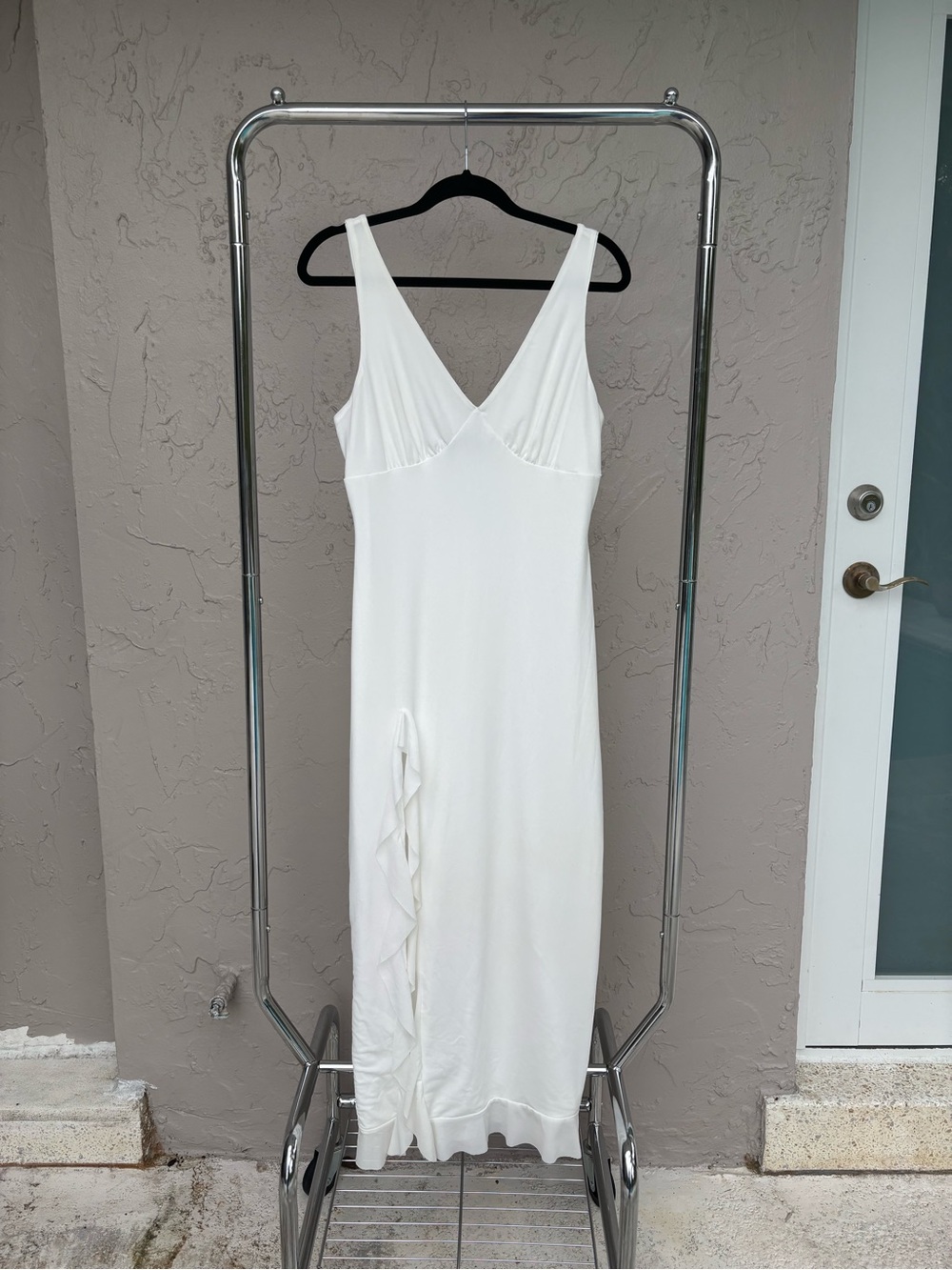Elegant White V-Neck Maxi Dress w/ Side Slit